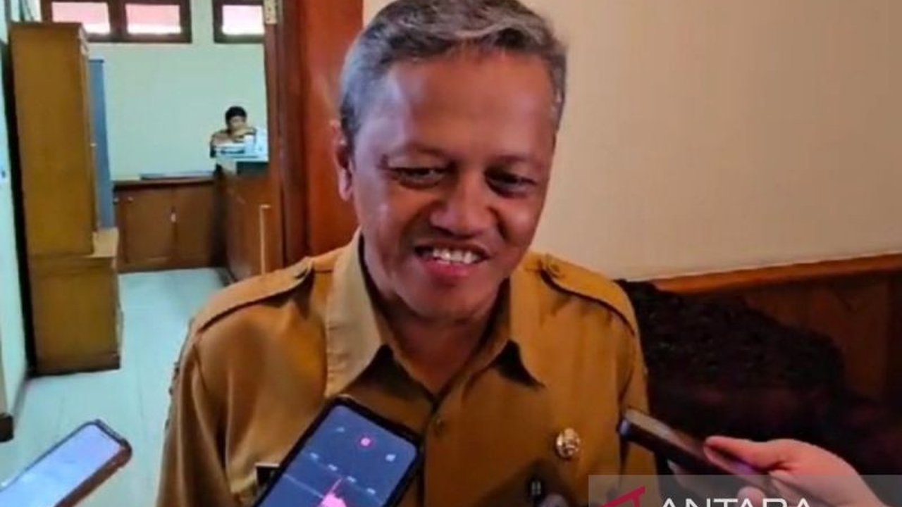 Pemerintah Kota Surakarta menerapkan sistem piket bagi ASN selama libur Lebaran 2025 untuk memastikan pelayanan publik tetap berjalan optimal, meskipun libur cukup panjang.