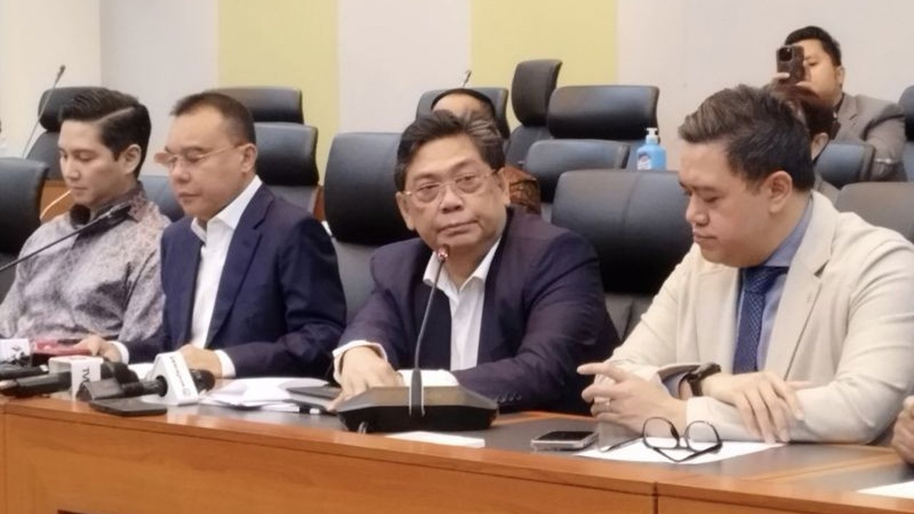 Ketua Komisi I DPR RI Utut Adianto memastikan revisi UU TNI justru membatasi dwifungsi TNI dan tetap mengedepankan supremasi sipil, menanggapi kekhawatiran publik.