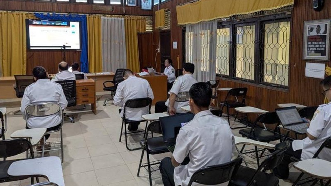 Disdikbud Bengkayang meminta satuan pendidikan segera membentuk panitia SPMB 2025 untuk penerimaan murid baru tahun ajaran 2025/2026, sesuai Permendikbudristek Nomor 3 Tahun 2025.