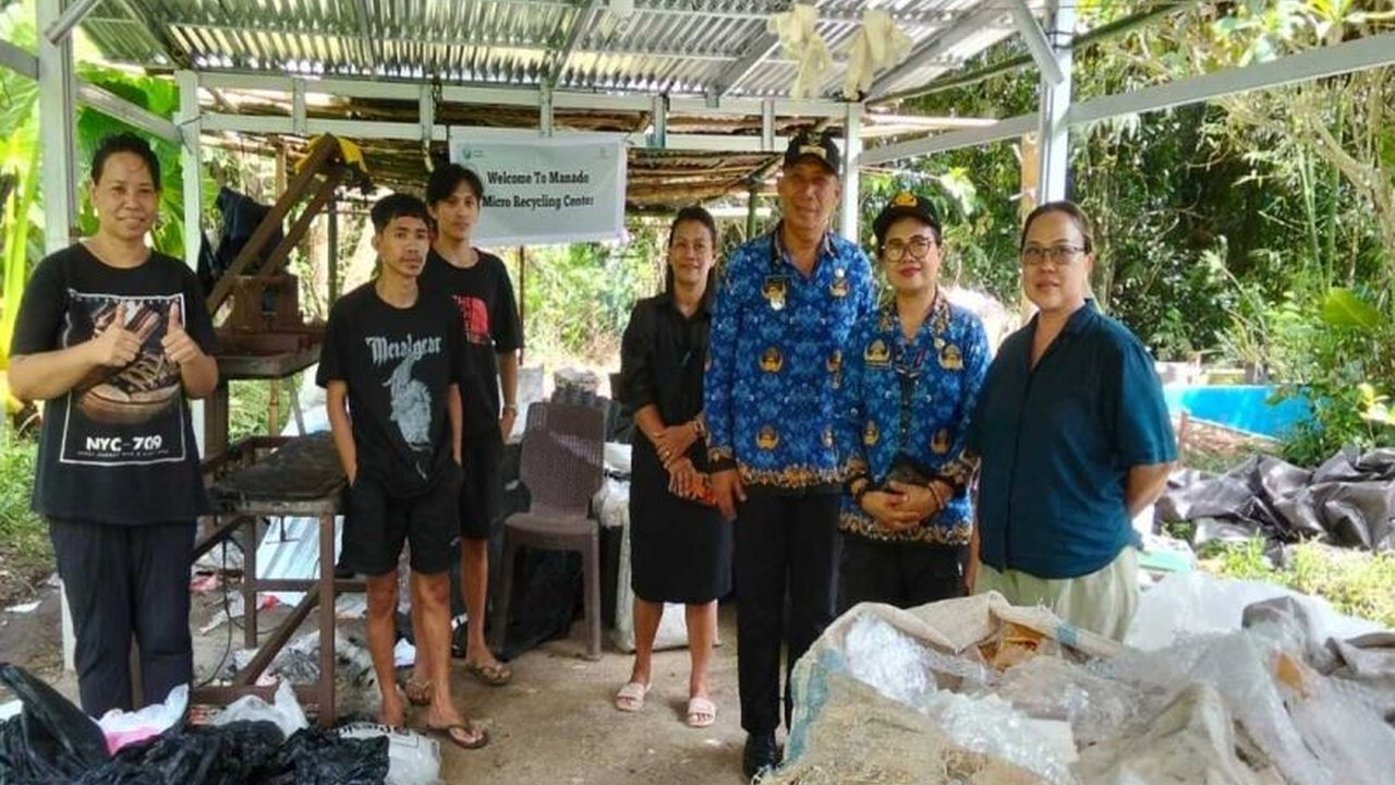 Pemerintah Kota Manado mengapresiasi Manado Micro Recycling Centre (MMRC) atas keberhasilannya mendaur ulang sampah menjadi produk bermanfaat, sejalan dengan program Gerakan Bersih Seluruh Indonesia.