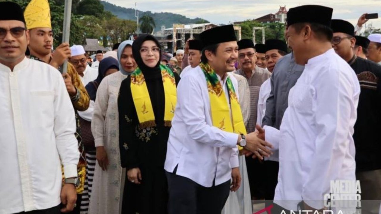 Wakil Gubernur Kalsel menyoroti potensi wisata Kotabaru yang memiliki 45 pulau dengan keindahan pantai dan lautnya, mendorong peningkatan SDM dan infrastruktur untuk pengembangan pariwisata.