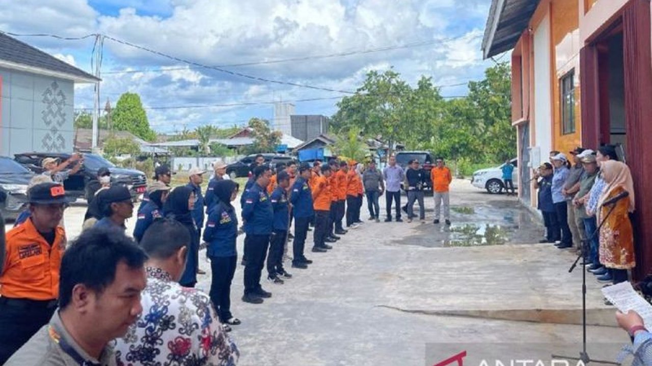 Dinas Sosial Kapuas kerahkan Tagana mendistribusikan bantuan logistik kepada 15.017 jiwa di tiga kecamatan yang terdampak banjir akibat curah hujan tinggi dan luapan Sungai Kapuas.