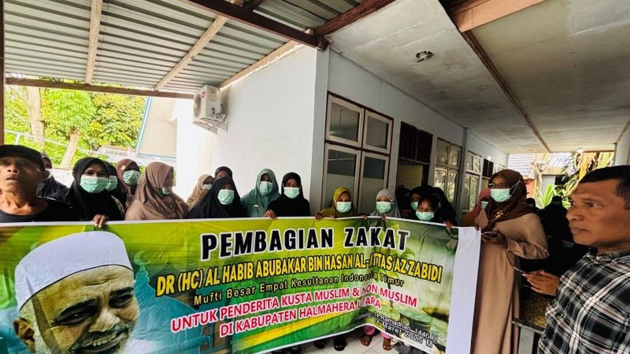 Yayasan Asyifa salurkan zakat kepada 145 penderita kusta di Halmahera Utara, Maluku Utara, sebagai bentuk kepedulian sosial tanpa memandang latar belakang agama.