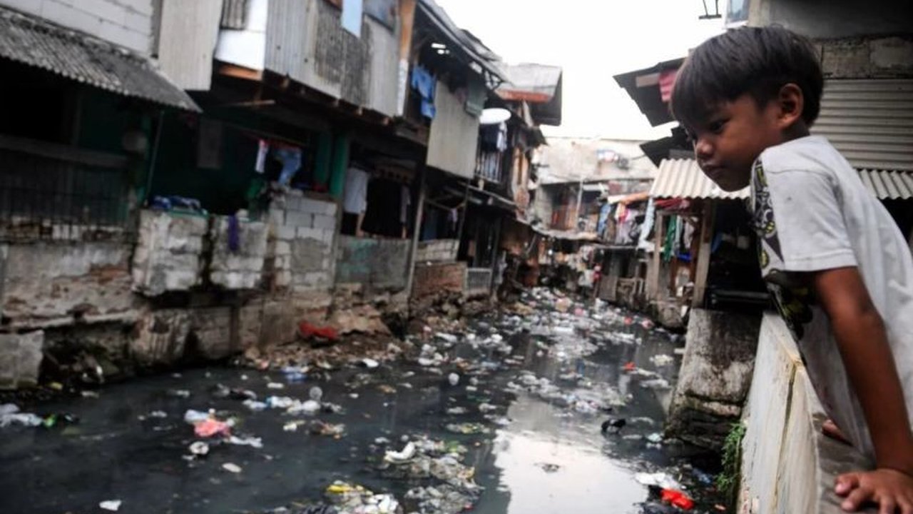 Suku Dinas Perumahan Rakyat dan Kawasan Pemukiman Jakarta Selatan menargetkan Kelurahan Manggarai bebas dari kawasan RW kumuh, dengan fokus penanganan pada 7 RW yang masuk kategori kumuh berdasarkan Pergub No 90 Tahun 2018.