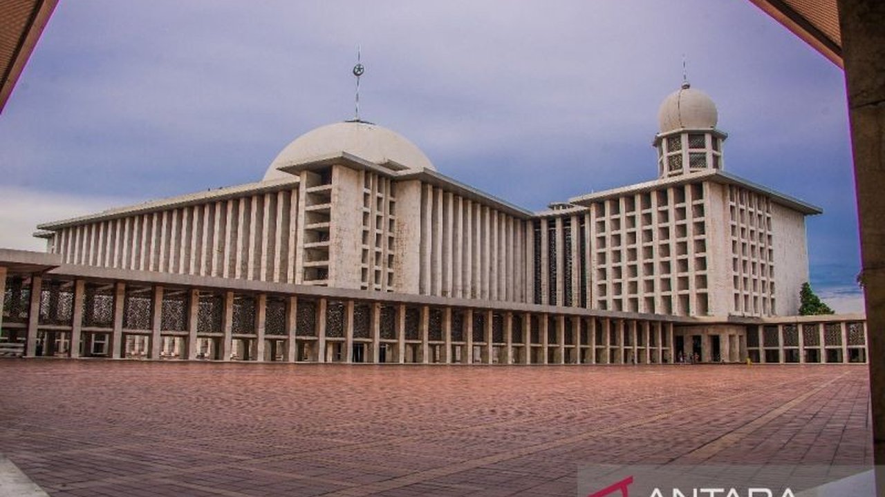 PT Semen Indonesia (SIG) tegaskan komitmennya dalam menyediakan semen berkualitas dan berkelanjutan untuk pembangunan infrastruktur nasional, terlihat dari kontribusinya dalam renovasi Masjid Istiqlal.