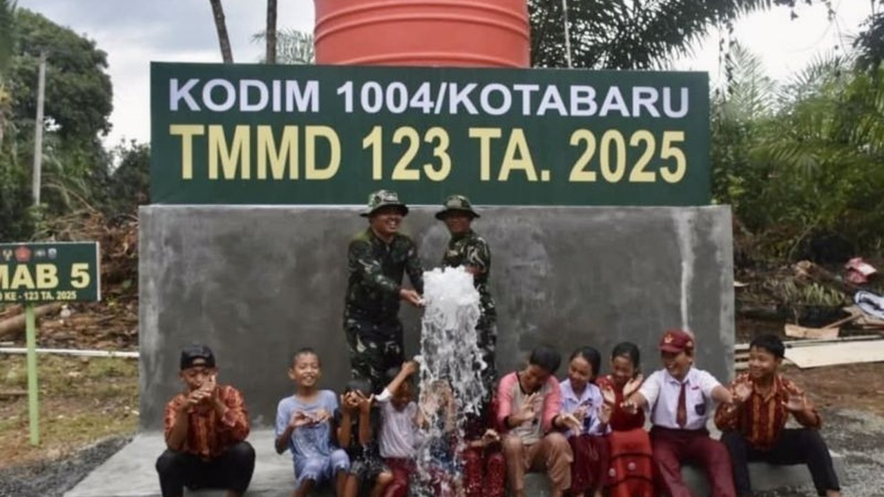 Kodim 1004/Kotabaru berhasil membangun lima titik sumur bor air bersih di Desa Talusi, Kotabaru, Kalimantan Selatan, melalui program TMMD ke-123, meningkatkan akses air bersih dan kesehatan warga.
