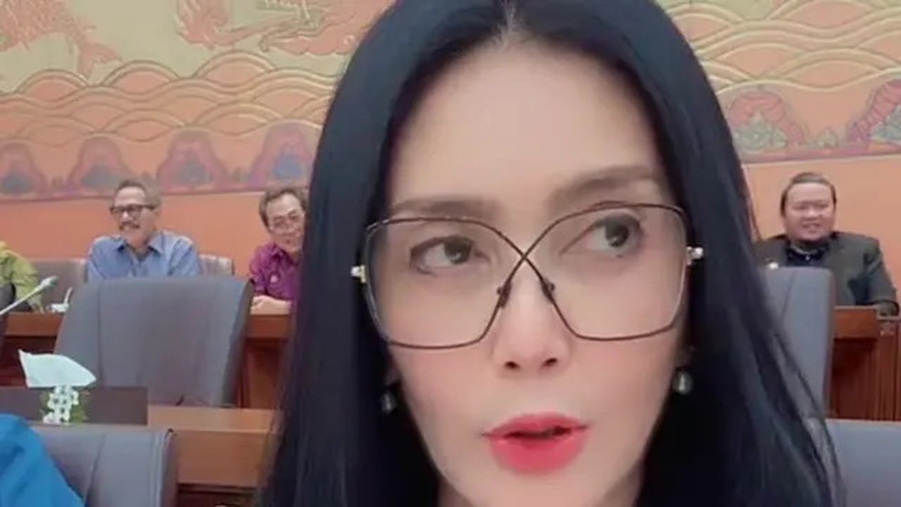 Rieke Diah Pitaloka menulis surat buat Mat Solar soal ganti rugi tanahnya untuk proyek jalan tol Cinere-Serpong, Senin (17/3/2025). Hari itu, Mat Solar meninggal. (Foto: Dok. Instagram @ri