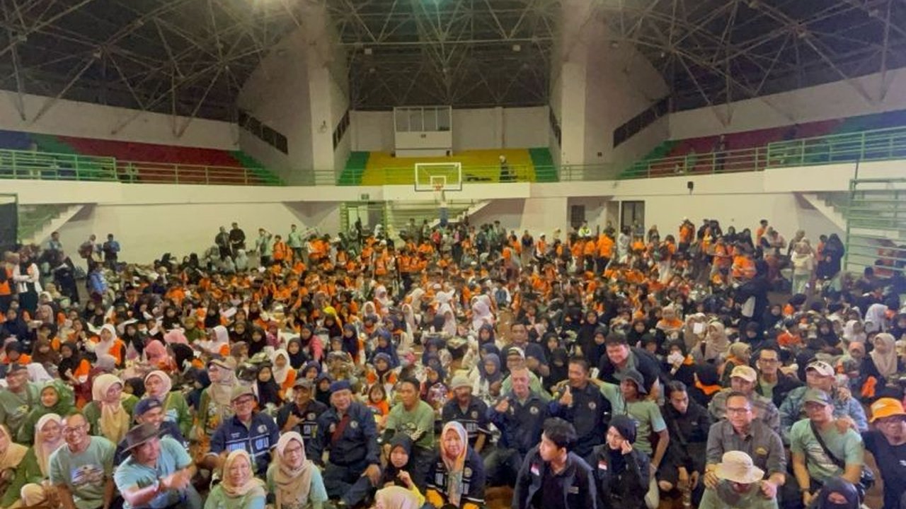 Program Jabar Berbagi di Ramadhan 2025 sukses menyantuni 500 anak yatim dan dhuafa di Bandung dengan berbagai kegiatan edukatif dan hiburan.