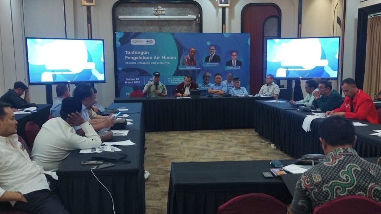 Diskusi kelompok terarah membahas tantangan pengelolaan air minum Jakarta, aktivis dan PAM Jaya sepakat dorong akses air bersih 100 persen pada 2030.