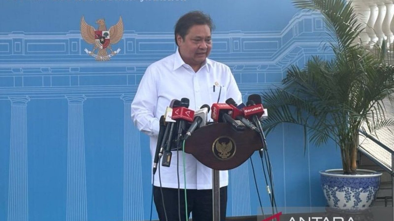 Presiden Prabowo Subianto dan Menko Airlangga Hartarto membahas rencana tindak lanjut pembangunan Two Countries Twin Parks di Kawasan Ekonomi Khusus (KEK) Batang, Jawa Tengah, hasil kerjasama Indonesia-China senilai Rp16 triliun.