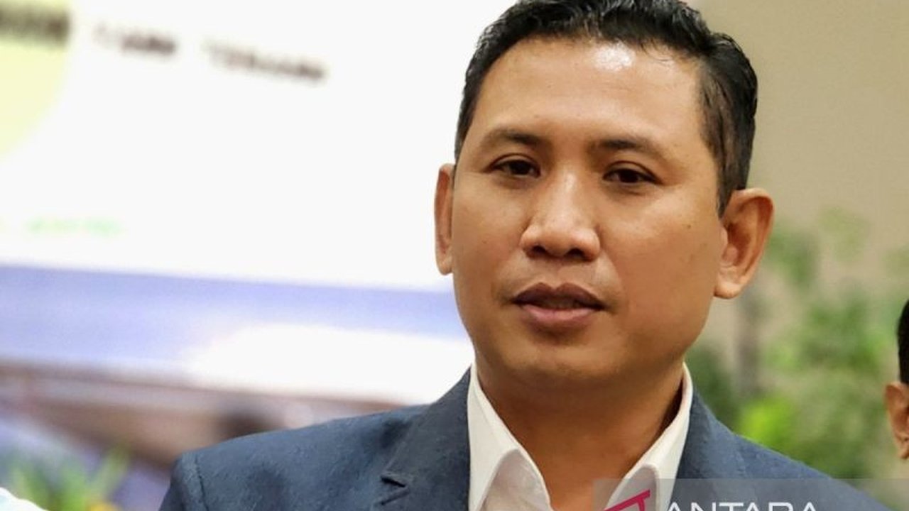 Bandara Ahmad Yani Semarang memprediksi peningkatan penumpang mudik Lebaran 2025 hingga 171 ribu orang, naik 7 persen dari tahun lalu, dengan puncak arus mudik pada 28 Maret dan arus balik pada 6 April.