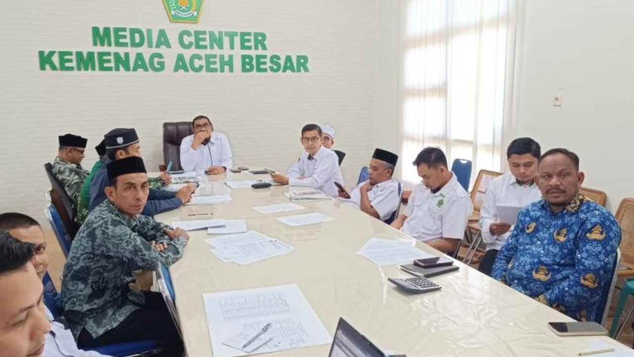 Kemenag Aceh Besar menetapkan besaran zakat fitrah Ramadhan 1446 H sebesar 2,8 kg beras per jiwa, atau Rp247.000 jika dibayarkan dalam bentuk uang, berdasarkan hasil rapat koordinasi.