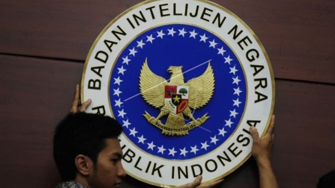 Badan Intelijen Negara (BIN) meluncurkan akun media sosial resmi untuk mendekatkan diri kepada masyarakat dan melawan disinformasi yang mengancam NKRI.