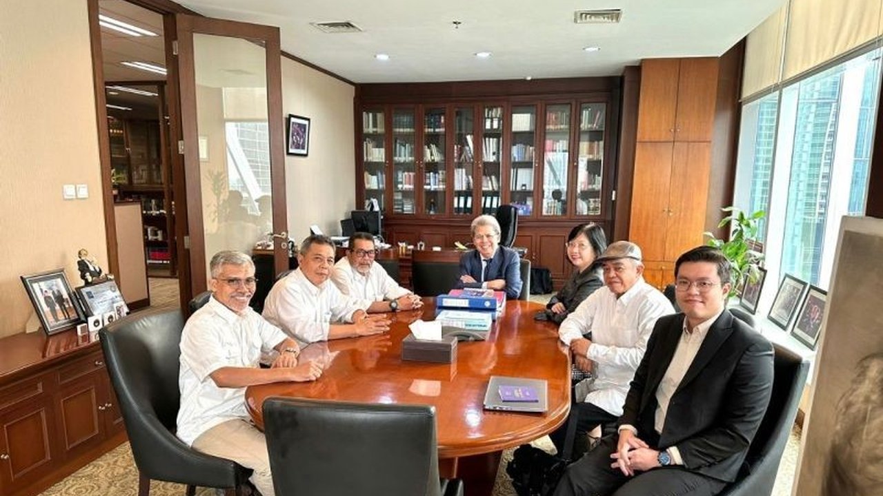 Majelis hakim PN Jakarta Pusat menolak gugatan perdata mantan Sekjen PWI, Sayid Iskandarsyah, terhadap Dewan Kehormatan PWI Pusat terkait sanksi organisasi, dan menghukum Sayid untuk membayar biaya perkara.