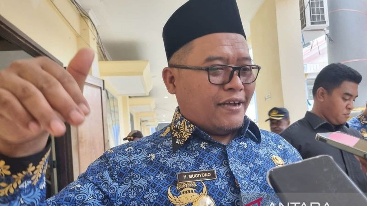 Pemkab Manokwari memanfaatkan kawasan hijau untuk membangun estetika perkotaan, melestarikan lingkungan, dan mendorong perekonomian masyarakat melalui pembangunan alun-alun mini di Kelurahan Sanggeng.