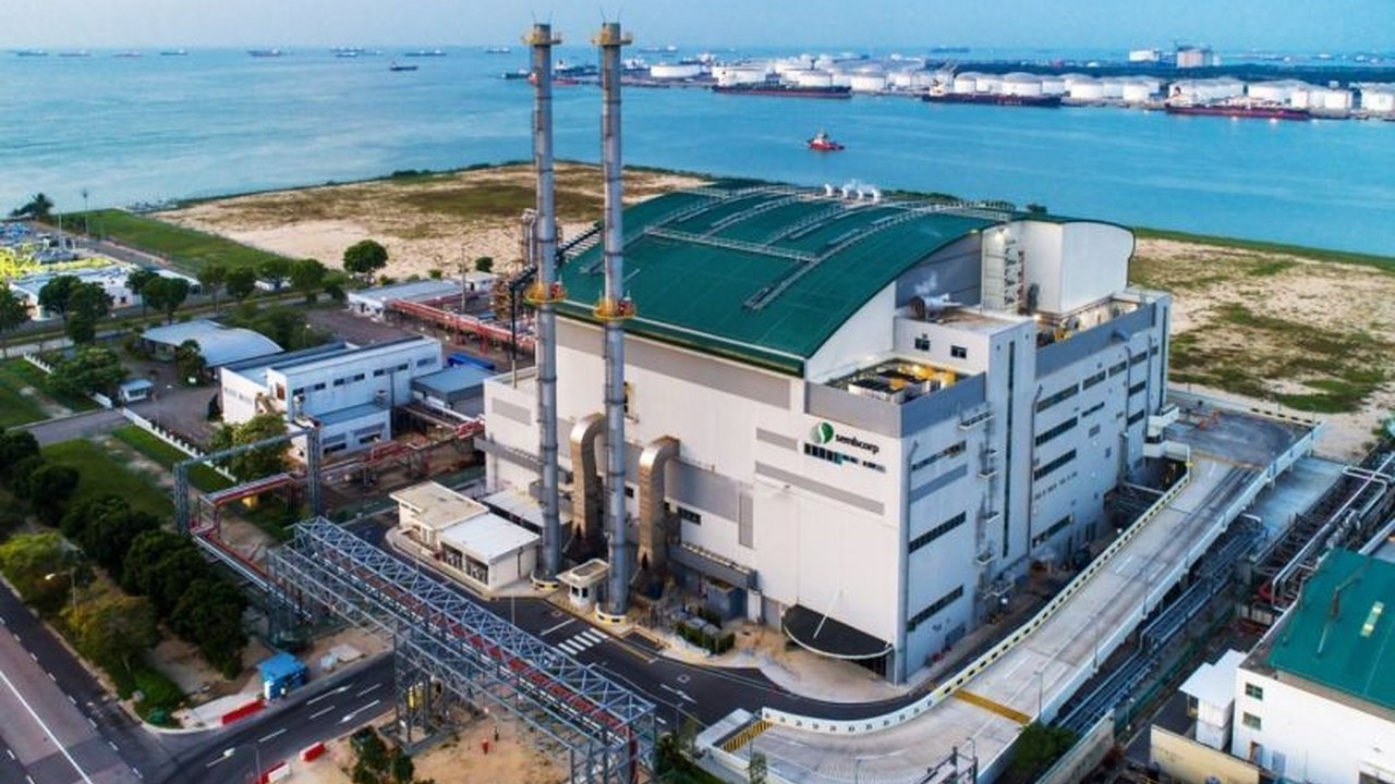 TBS Energi Utama menyelesaikan divestasi PLTU Minahasa Utara dan mengakuisisi Sembcorp Environment Pte Ltd, menandai langkah besar perusahaan menuju bisnis berkelanjutan dan dekarbonisasi.