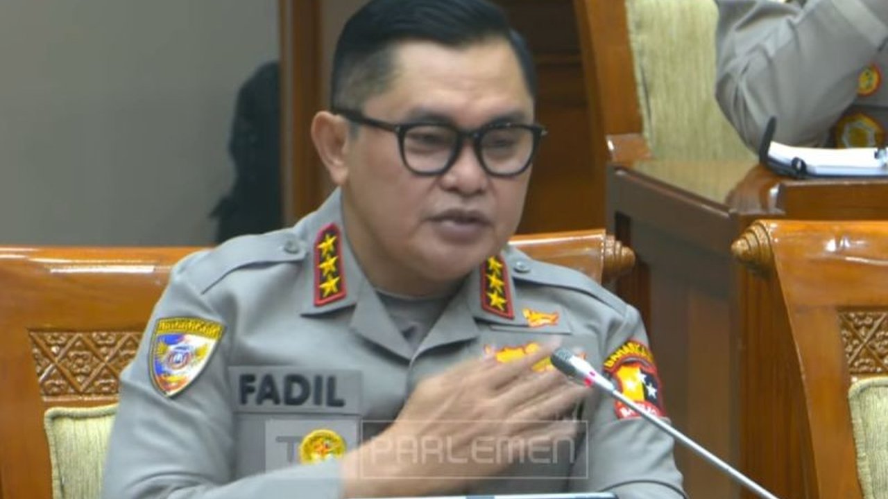 Baharkam Polri mengerahkan 10 pesawat dan helikopter serta 35 kapal polisi untuk mendukung Operasi Ketupat 2025 guna mengamankan arus mudik dan balik Lebaran.