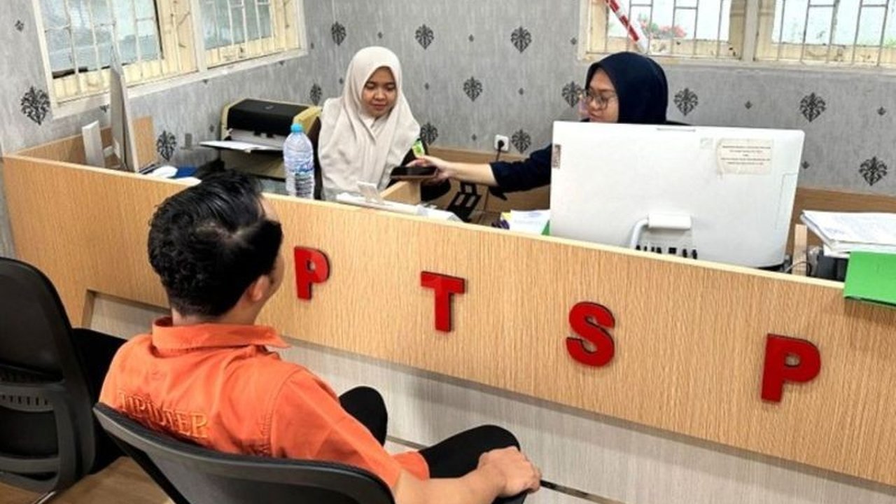 Delapan tersangka kasus uang palsu di UIN Gowa segera disidang setelah berkas perkara dinyatakan lengkap, sementara tiga berkas lainnya masih dalam proses penyelesaian.