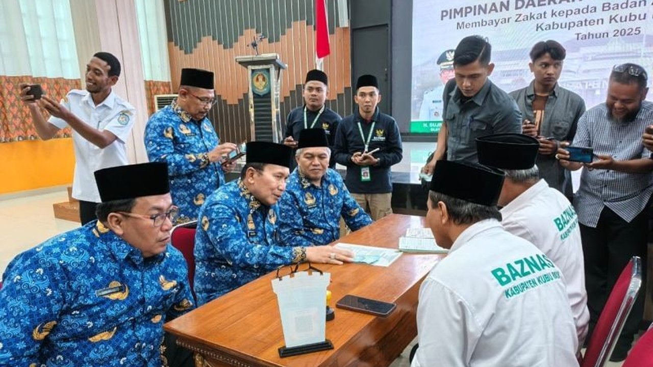 Baznas Kubu Raya ungkap potensi zakat mencapai Rp700 miliar per tahun, namun realisasi masih jauh dari target, menjadi tantangan besar bagi Baznas dan Pemkab Kubu Raya.