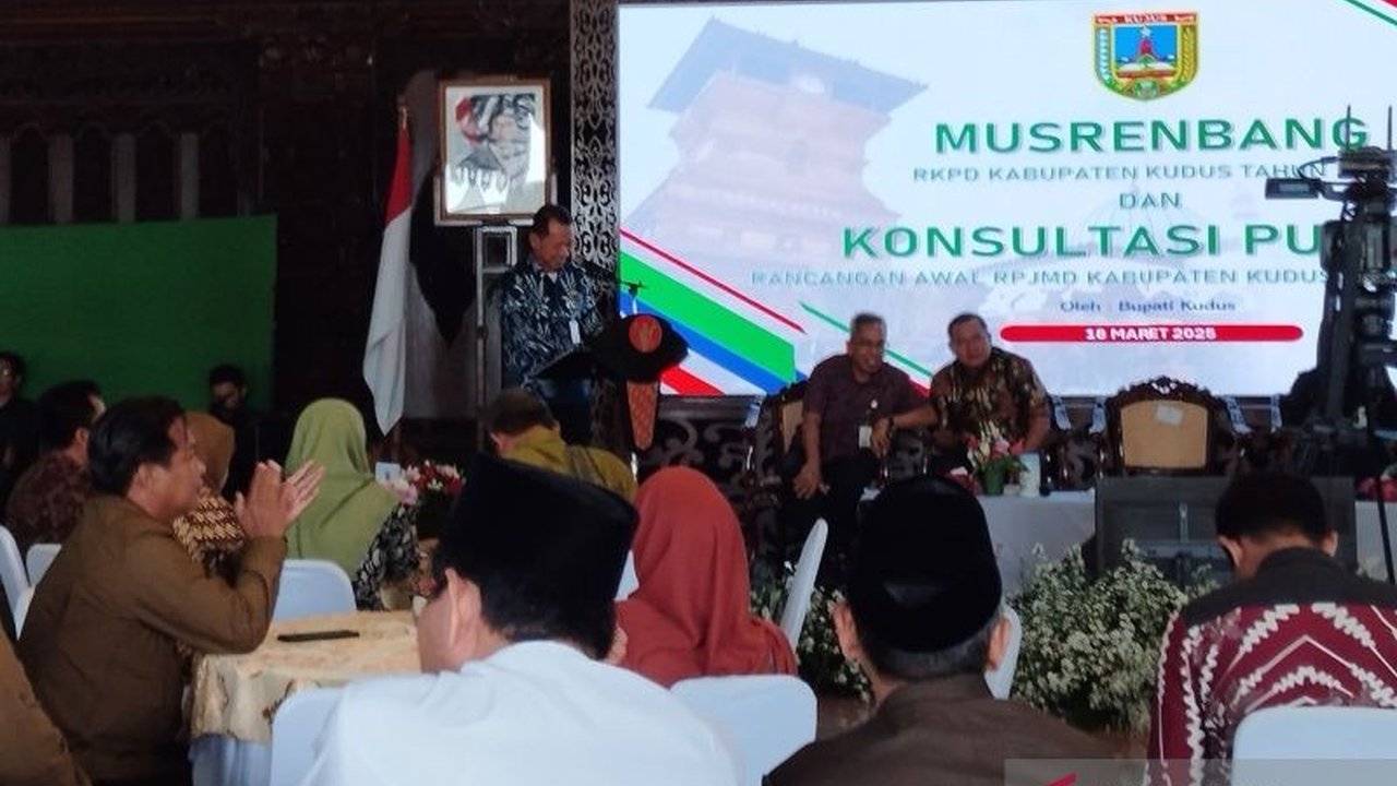 Pemkab Kudus akan bekerja sama dengan pihak ketiga untuk memverifikasi data guru penerima Honorarium Kesejahteraan Guru Swasta (HKGS) Rp1 juta per bulan guna memastikan program tepat sasaran.