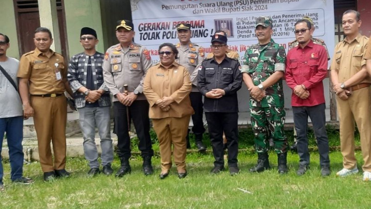 Wamendagri Ribka Haluk meninjau lokasi Pemungutan Suara Ulang (PSU) di Siak, Riau, memastikan proses berjalan lancar, transparan, dan sesuai prosedur, serta menindaklanjuti putusan Mahkamah Konstitusi.