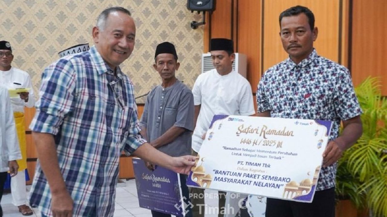 PT Timah Tbk menunjukkan kepedulian sosial dengan menyalurkan ratusan paket sembako kepada nelayan tradisional di Pulau Kundur, Kepulauan Riau, sebagai wujud komitmen terhadap masyarakat sekitar.
