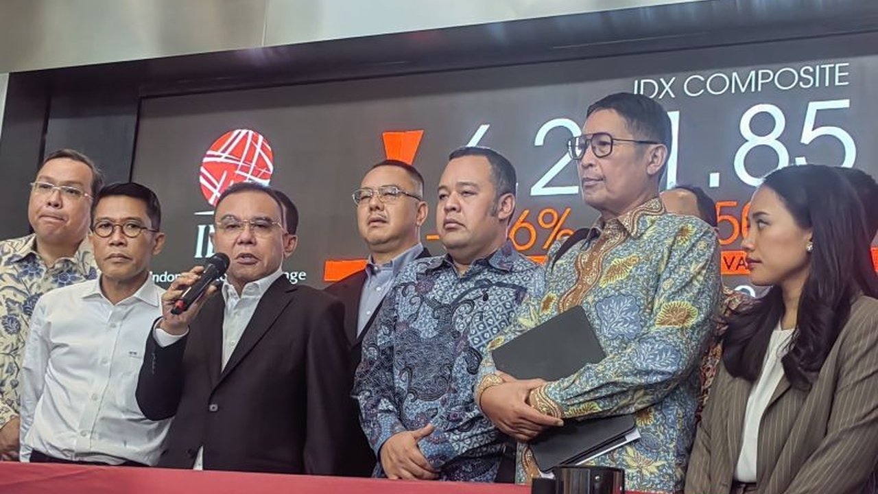 Wakil Ketua DPR dan Komisi XI DPR mengunjungi BEI untuk menenangkan pasar dan meyakinkan investor setelah IHSG anjlok lebih dari 5 persen.