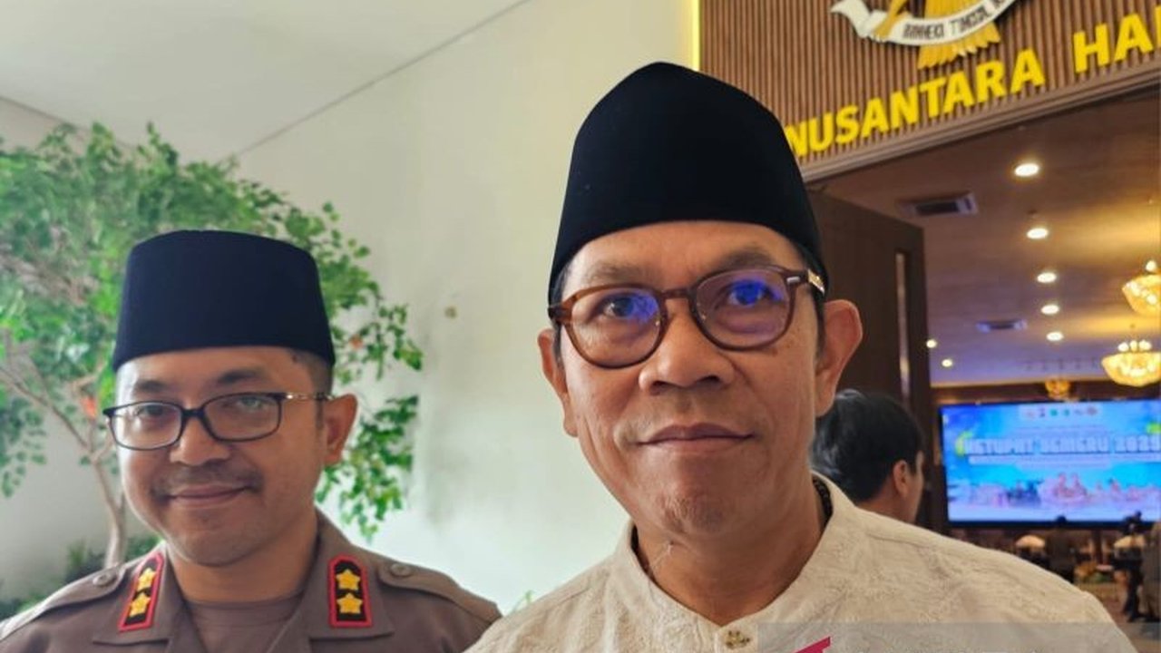 Wali Kota Batu mengajak warga berpartisipasi aktif mengawasi infrastruktur, khususnya PJU, untuk memastikan kelancaran mudik Lebaran 2025 dan kenyamanan wisatawan.