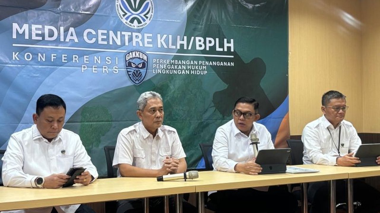 Banjir di hulu Ciliwung akibat konversi 8.000 hektare kawasan lindung menjadi area pertanian dan pemukiman, ungkap KLH;  penegakan hukum terhadap perusahaan yang melanggar telah dilakukan.