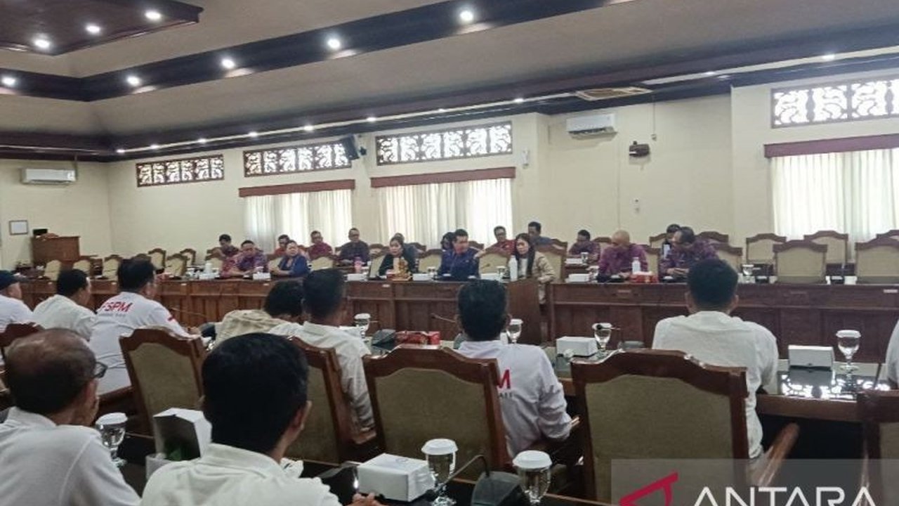 DPRD Bali menerima aduan dan akan menindaklanjuti kasus pemutusan hubungan kerja (PHK) enam karyawan Angkasa Pura Supports (APS) di Bandara I Gusti Ngurah Rai, yang diduga berkaitan dengan aksi mogok kerja.