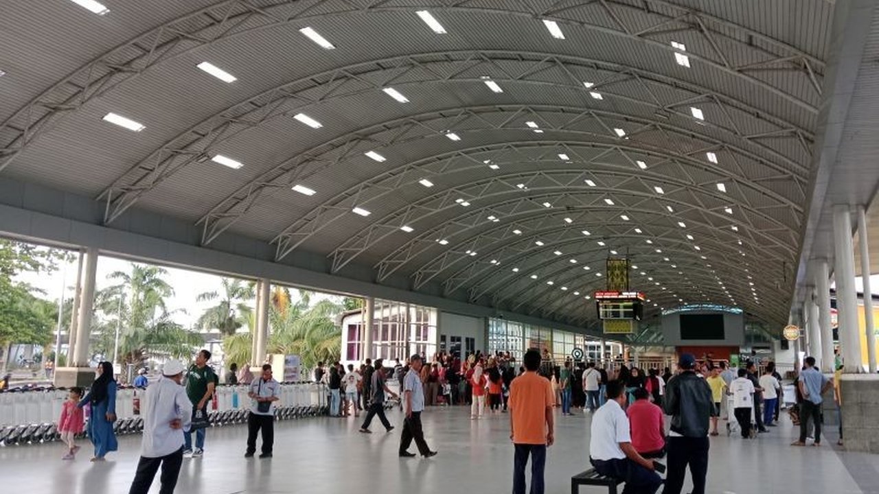 Bandara Internasional Lombok meningkatkan pengamanan dan koordinasi menjelang libur Lebaran 2025 untuk memastikan kelancaran dan keamanan penerbangan.