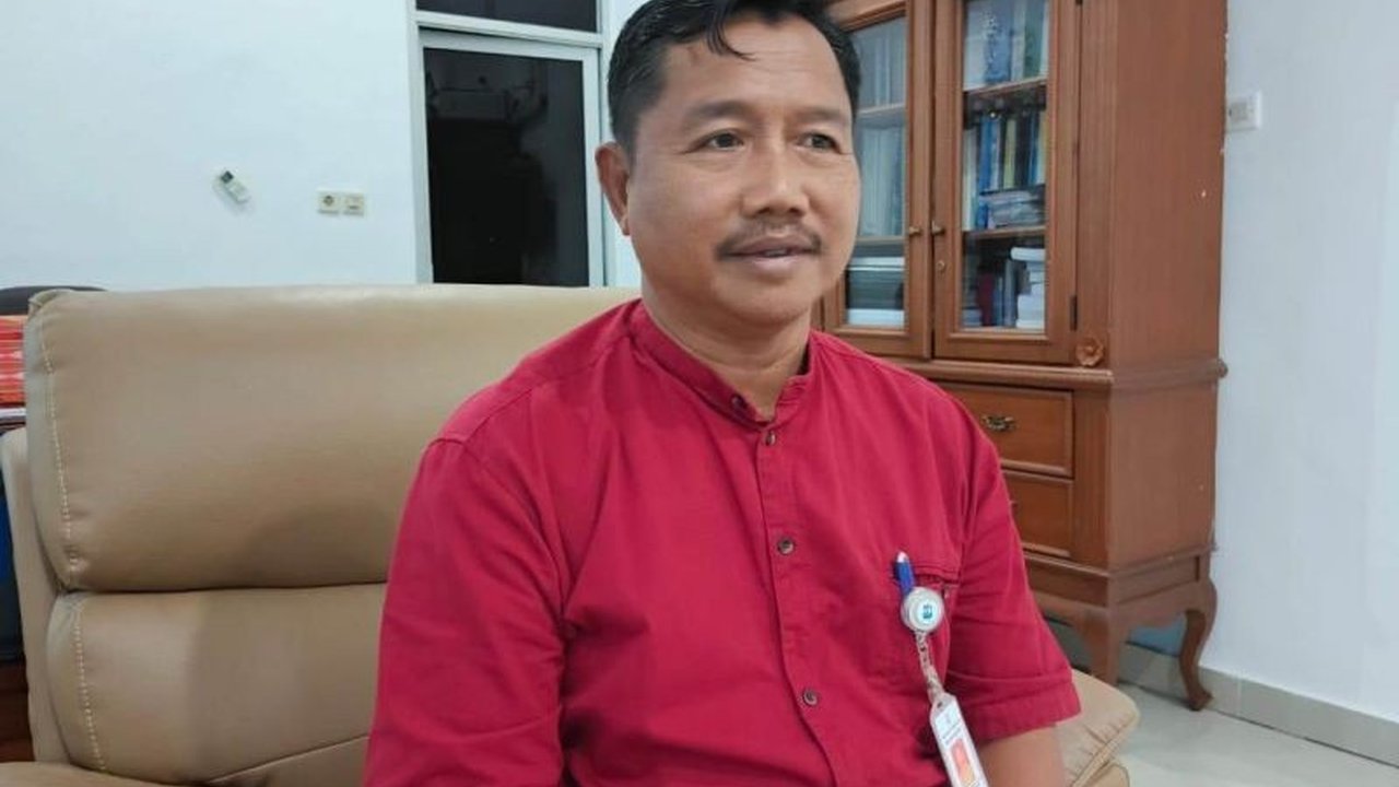 Pemerintah Kota Pangkalpinang membangun bank sampah di setiap kecamatan untuk mengurangi volume sampah di TPA yang telah melebihi kapasitas dan mengolah sampah menjadi produk bernilai ekonomis.