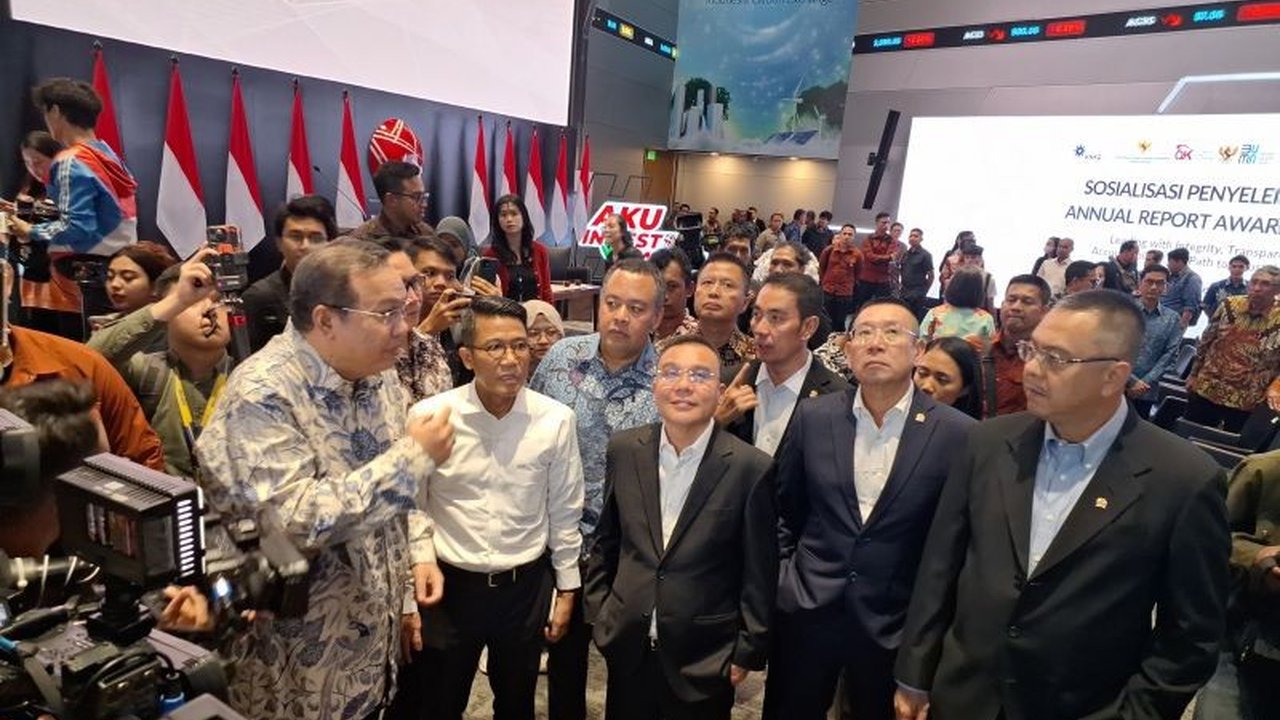 Direktur Utama BEI mengungkapkan bahwa volatilitas IHSG yang signifikan disebabkan oleh sentimen global, terutama kebijakan tarif AS dan sikap wait and see investor.