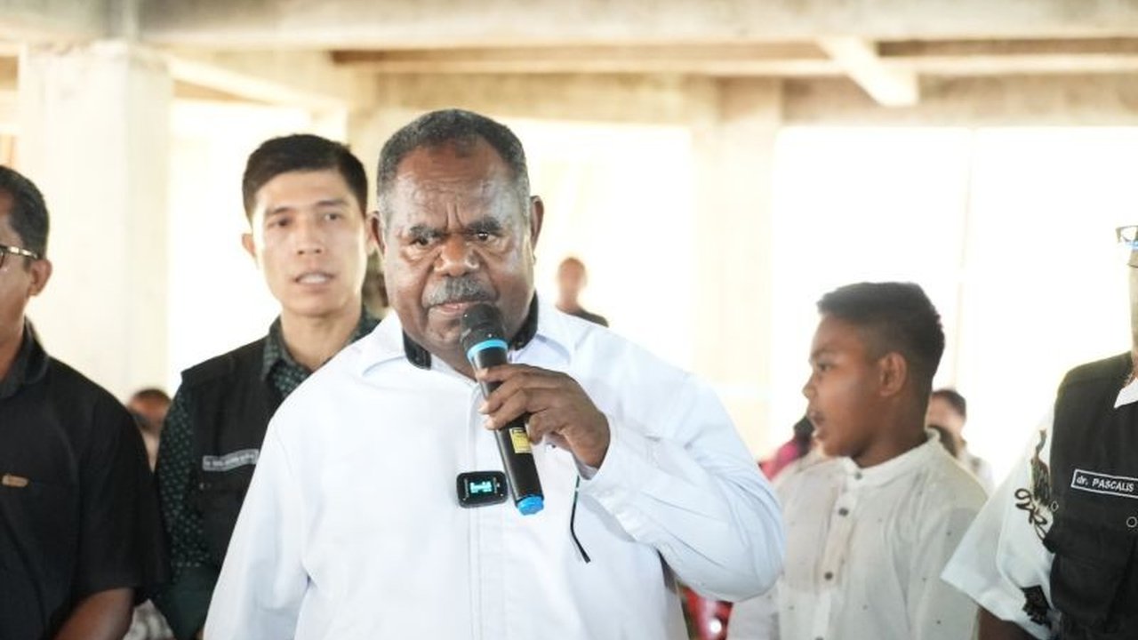 Gubernur Papua Barat Daya, Elisa Kambu, mengajak seluruh masyarakatnya memanfaatkan program Cek Kesehatan Gratis (CKG) untuk menjaga kesehatan, terutama bagi yang berulang tahun.