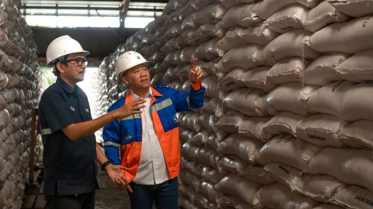 PT Pupuk Kalimantan Timur (Pupuk Kaltim) telah menyiapkan stok pupuk subsidi sebanyak 257.212 ton untuk Kalimantan, Sulawesi, Nusa Tenggara, dan seluruh Indonesia untuk pupuk NPK Formula Khusus, mendukung ketahanan pangan nasional.