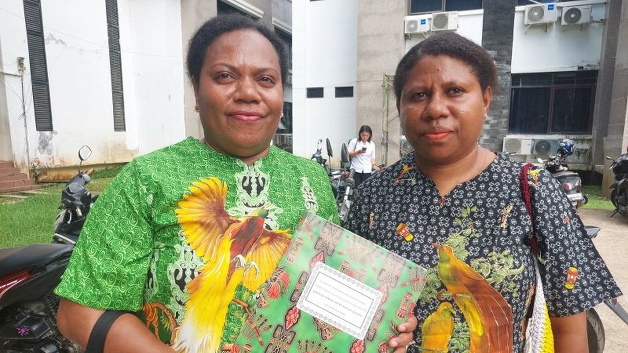 Masyarakat adat di Raja Ampat menunjukkan pengelolaan hutan lestari yang meningkatkan ekonomi lokal tanpa merusak lingkungan, mendapat dukungan pemerintah.