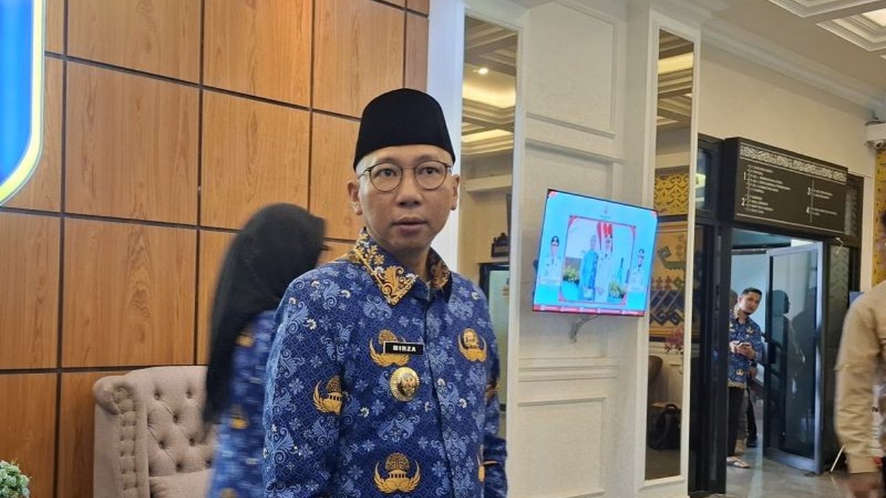 Gubernur Lampung mendorong swasembada pupuk untuk menurunkan biaya produksi petani dan meningkatkan kesejahteraan, terutama petani singkong, meskipun tantangan harga ubi kayu masih ada.