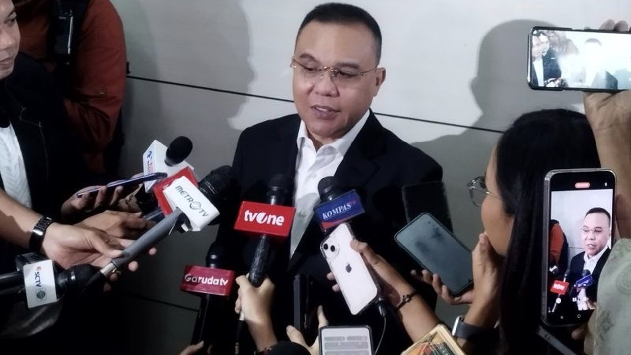 Wakil Ketua DPR RI, Sufmi Dasco Ahmad, menerima masukan dari koalisi masyarakat sipil terkait revisi UU TNI, menekankan pentingnya partisipasi publik dan supremasi sipil dalam pembahasan RUU tersebut.