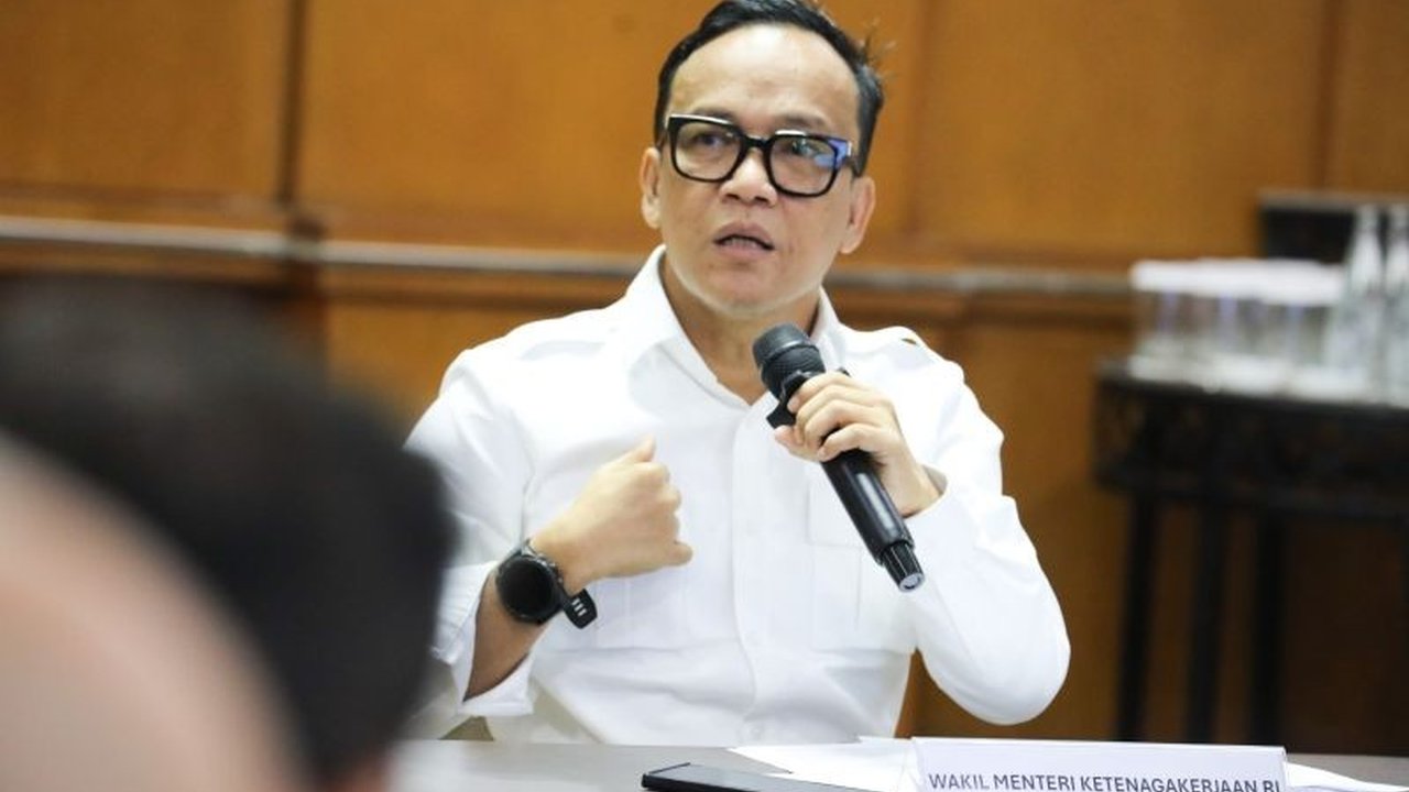 Antisipasi PHK di Industri Tekstil: Wamenaker Dorong Langkah Strategis