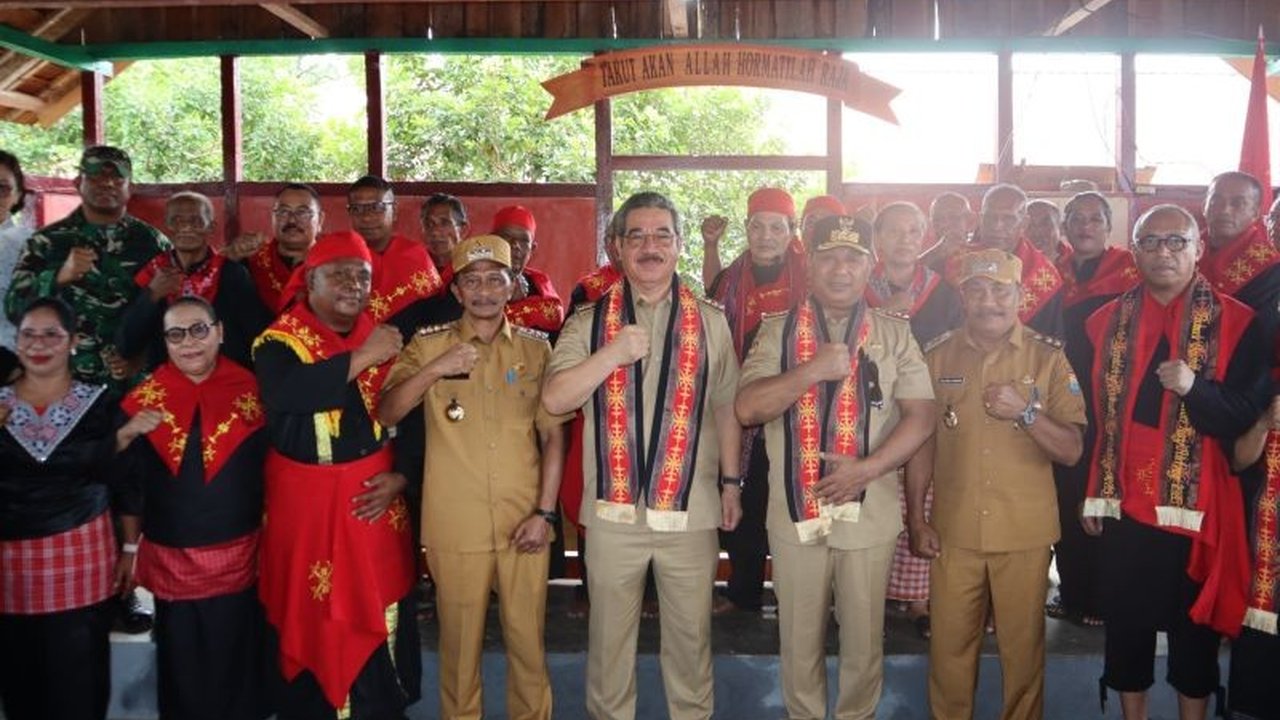 Gubernur Maluku menekankan pentingnya melestarikan tradisi Panas Gandong antara Negeri Rumahkay dan Negeri Rutong sebagai simbol kebersamaan dan kekayaan budaya Maluku.