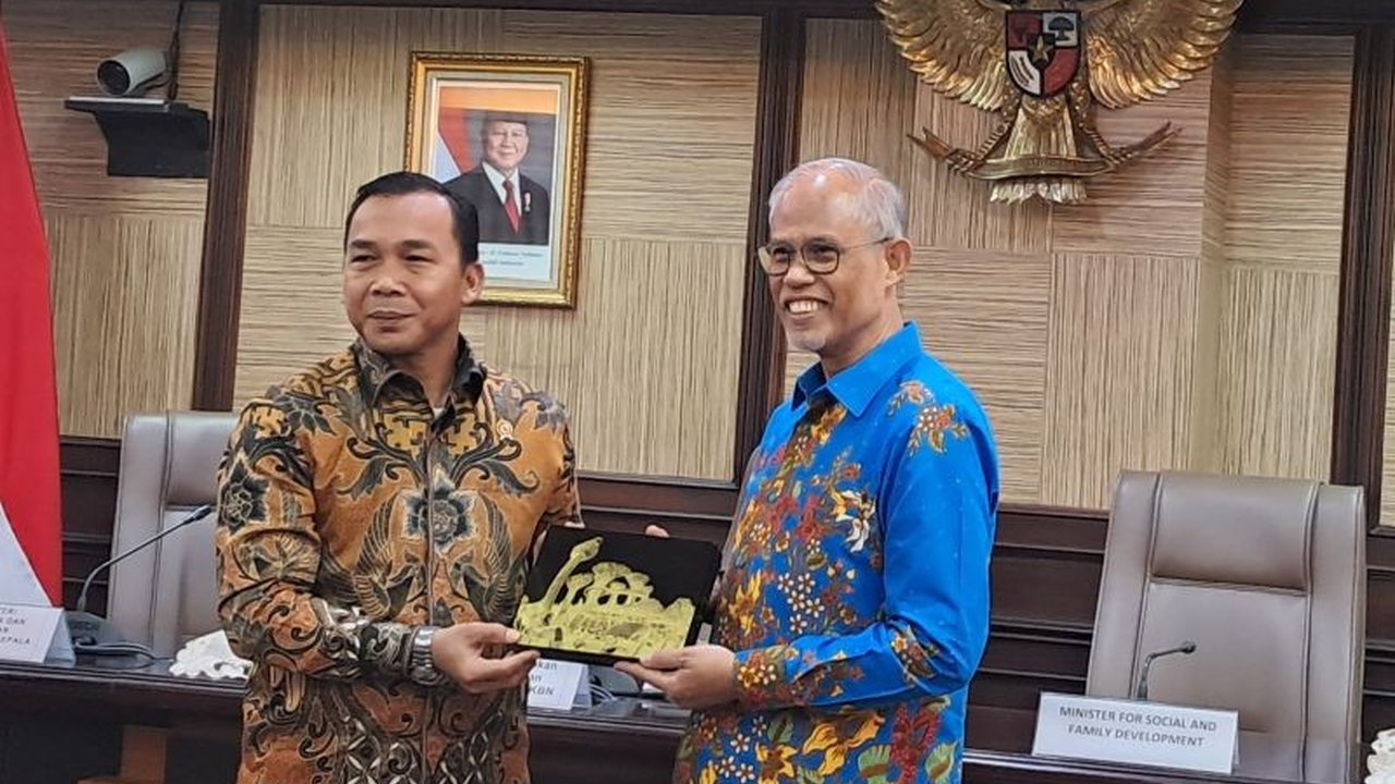 Indonesia dan Singapura sepakat bekerja sama dalam pengembangan keluarga untuk meningkatkan kesejahteraan masyarakat, dengan fokus pada pencegahan masalah dan pertukaran praktik baik.