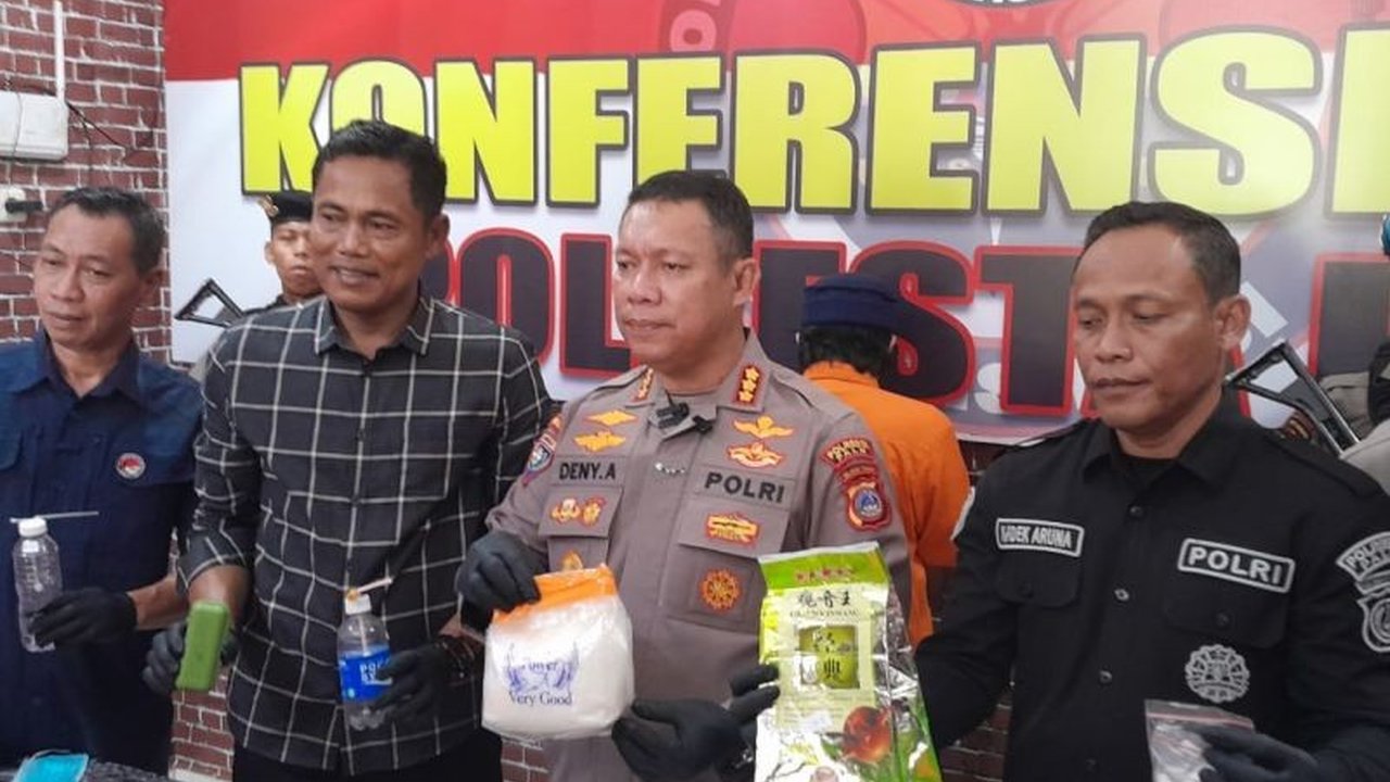 Warga Palu berinisial HY terancam hukuman mati atau penjara seumur hidup setelah ditangkap polisi karena kepemilikan satu kilogram sabu.