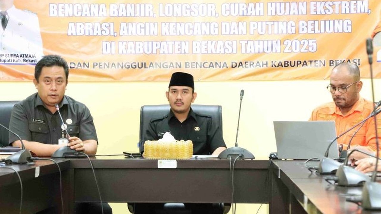 Pemerintah Kabupaten Bekasi menurunkan status kebencanaan menjadi masa transisi selama 14 hari, fokus pada pemulihan pasca-bencana banjir, longsor, dan bencana alam lainnya.