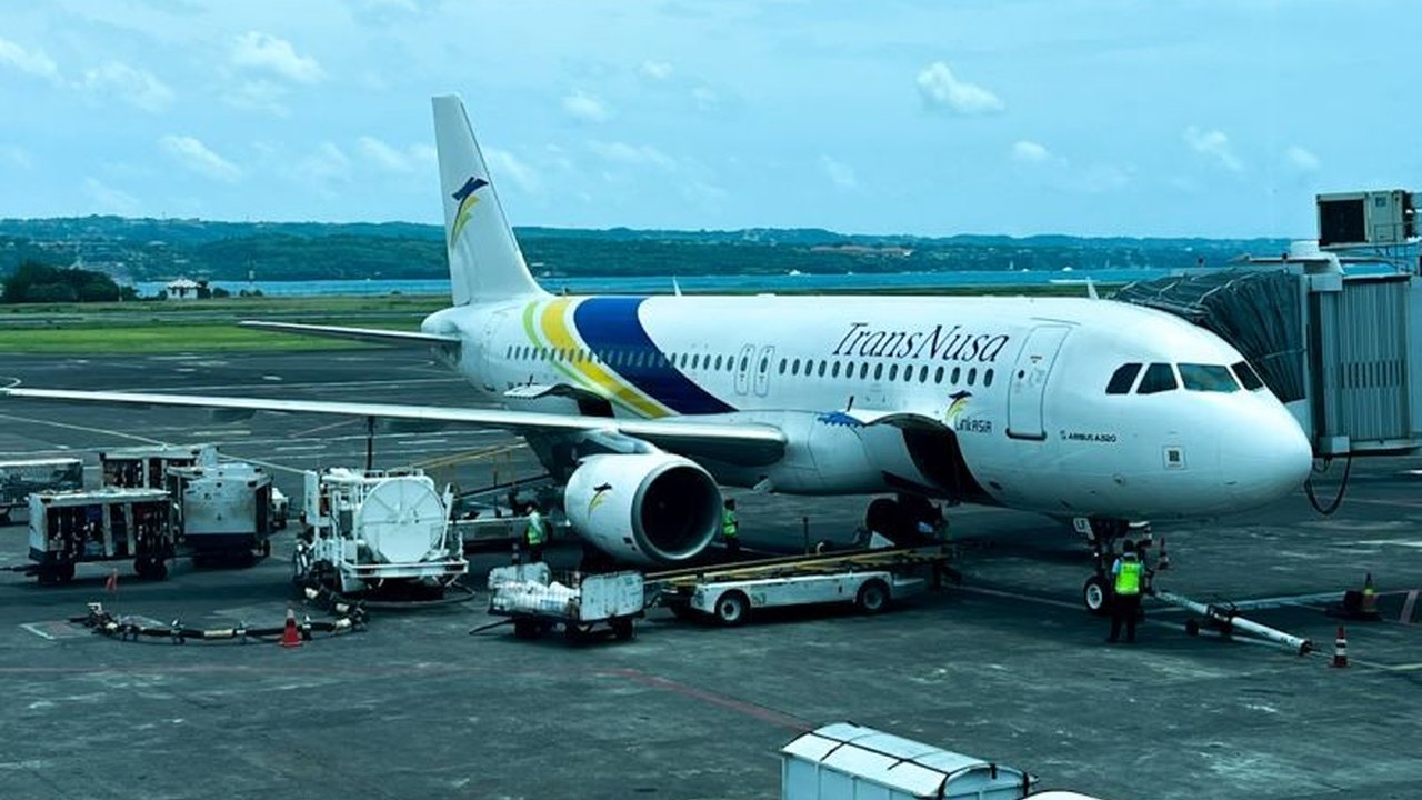 Kemenhub memastikan 404 pesawat siap beroperasi untuk mendukung kelancaran angkutan Lebaran 2025 dengan prediksi peningkatan penumpang hingga 12 persen, mencapai 6.186.298 penumpang.