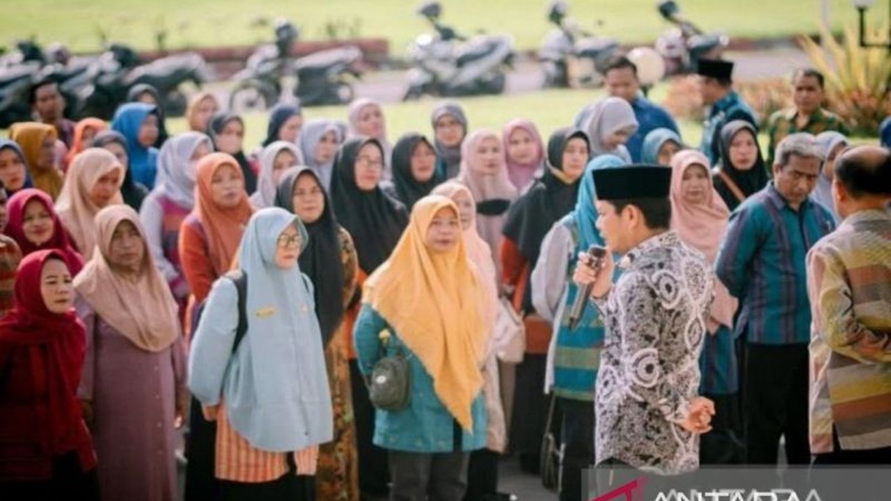 Bupati Dompu Ajak ASN Tingkatkan Kedisiplinan dan Kebersihan