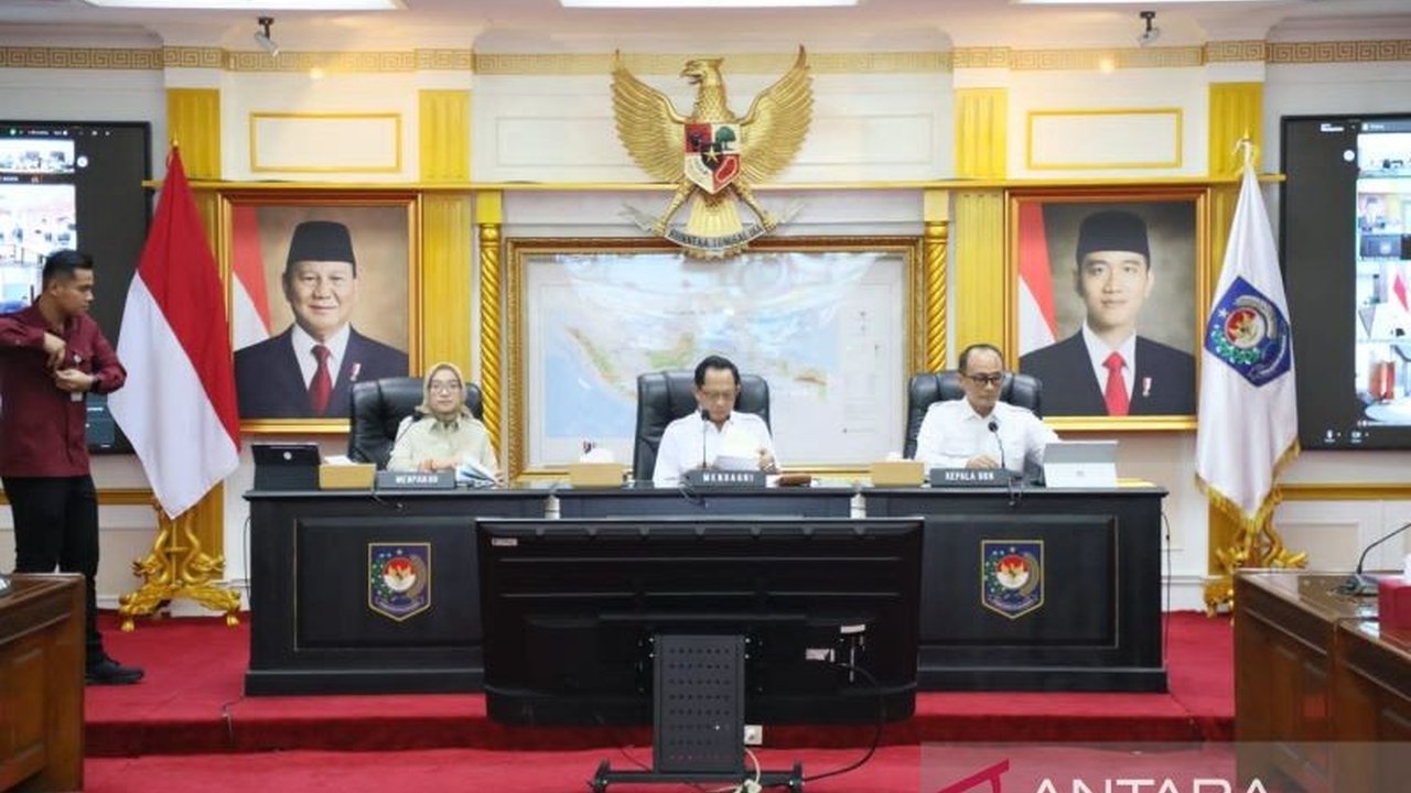 Mendagri Tito Karnavian mendorong pemda untuk segera menganalisis kesiapan percepatan pengangkatan CASN dan menekankan pentingnya pengembangan jiwa kewirausahaan generasi muda.