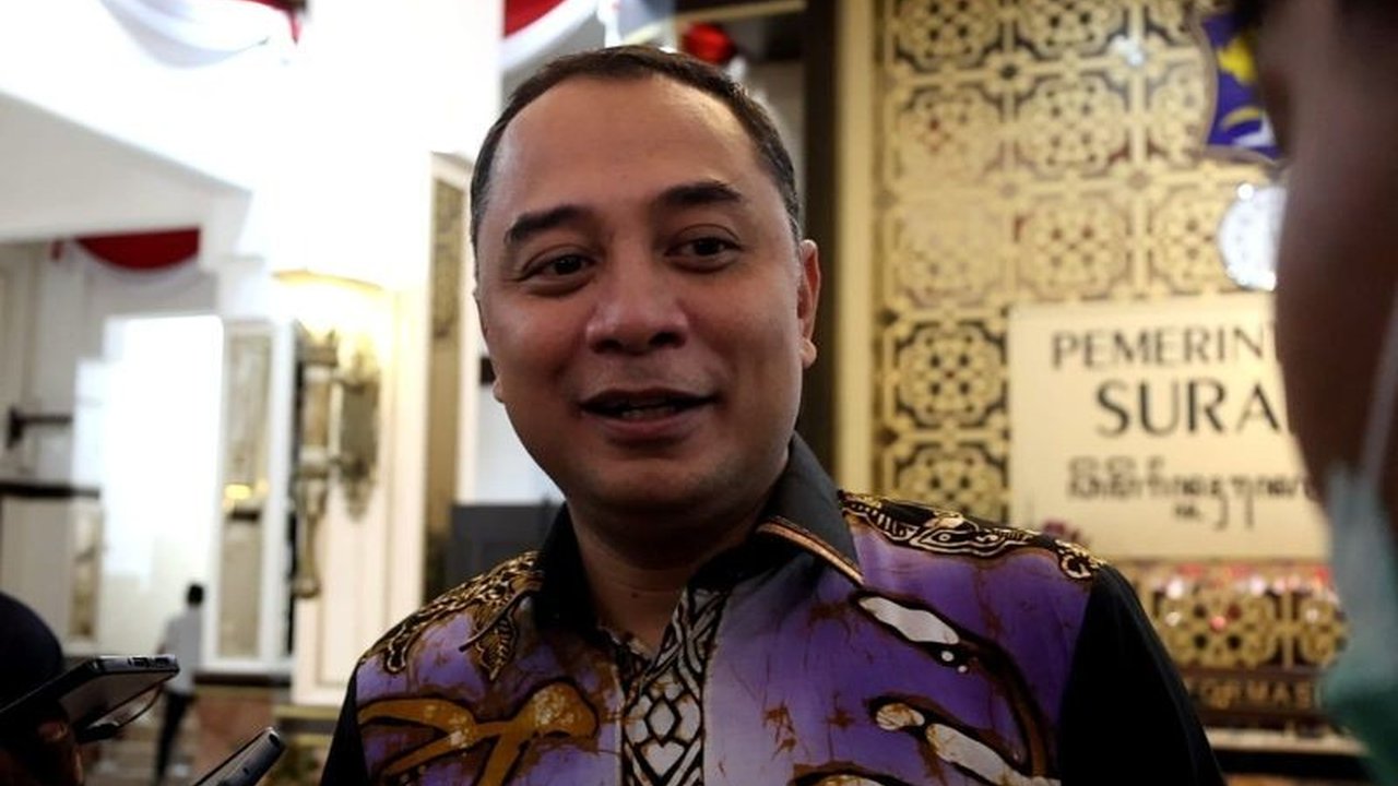 Wali Kota Surabaya, Eri Cahyadi, akan melakukan rotasi jabatan struktural di lingkungan Pemkot Surabaya pada April 2025 untuk mencegah pejabat menduduki posisi tertentu dalam jangka waktu yang lama dan memberikan pengalaman di berbagai bidang.