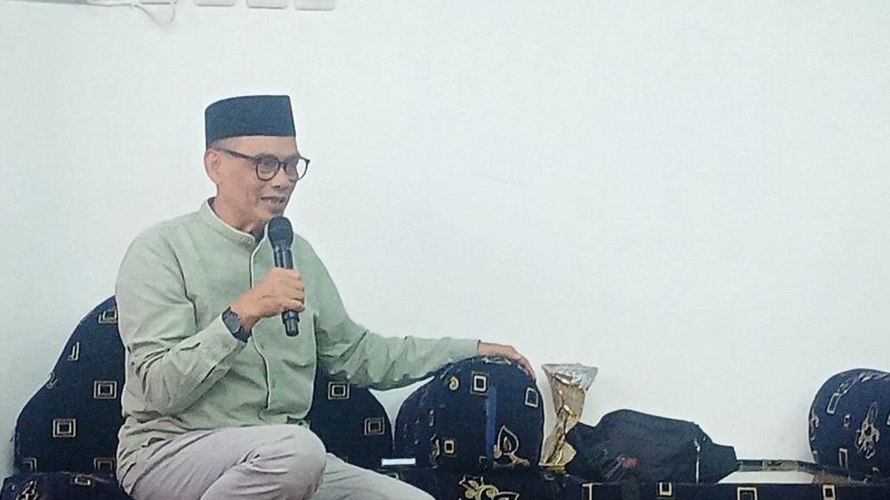 Anggota Komisi VIII DPR meminta pemerintah melobi Arab Saudi agar kuota haji didasarkan pada kesehatan jamaah, bukan usia, mengingat panjangnya antrean haji di Indonesia.