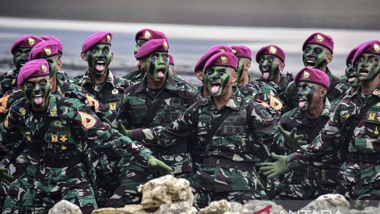 Korps Marinir TNI AL resmi melantik 320 prajurit baru setelah melewati serangkaian pelatihan berat, siap menjaga kedaulatan Indonesia.