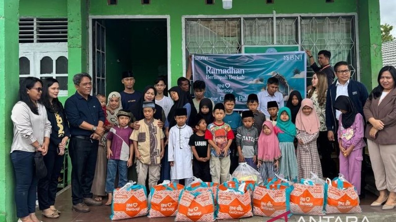 BNI Cabang Palu salurkan 600 paket sembako untuk panti asuhan dan yayasan sosial di Kota Palu selama Ramadhan 1446 H sebagai bagian dari program TJSL BUMN.